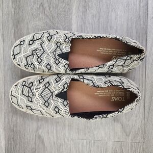 TOMS White and Black Shoes 9.5‎ Diamond Jacquard Aztec  Weave Print